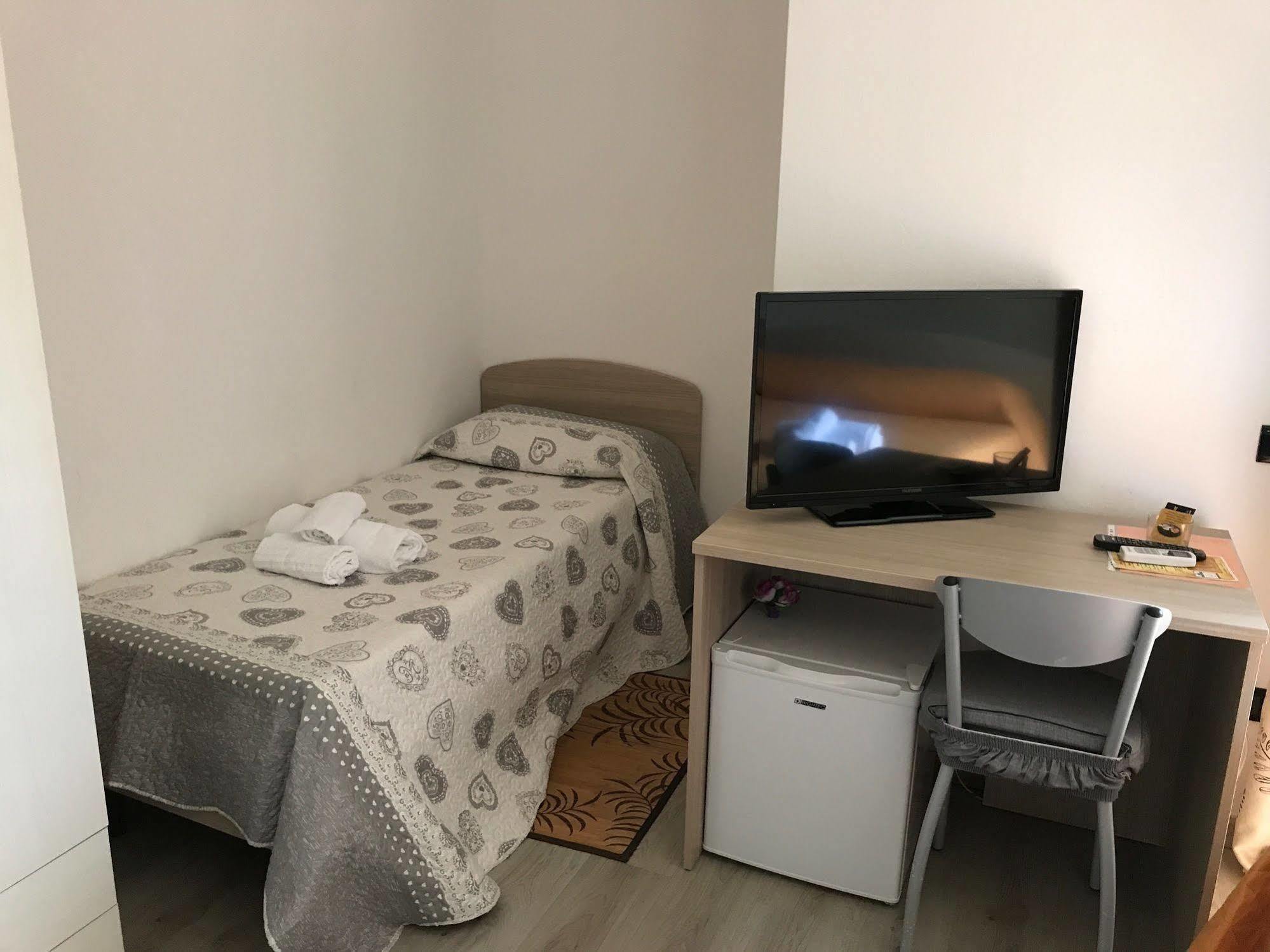 Raxul Room Сесту Экстерьер фото